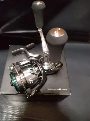 Daiwa Emeraldas AIR LT 2500-DH 스피닝 릴