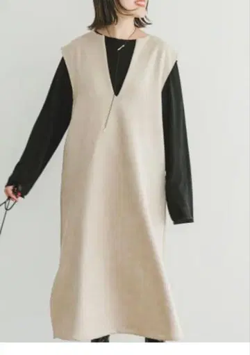 ITEMS URBAN RESEARCH 베이지 V넥 원피스