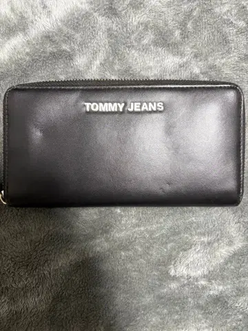 TOMMY JEANS 블랙 장지갑