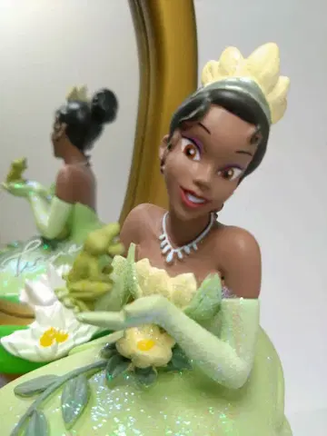 디즈니 프린세스 와 마법의 키스 티아나 스탠드 거울