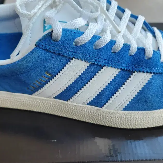 Adidas Gazelle ADV Bluebird (260) on Bunjang Global Site.
