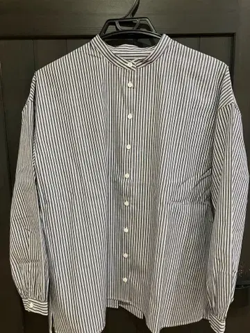 휴일과 시 아코디언 블라우스