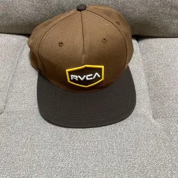 RVCA 브라운 플랫 빌캡