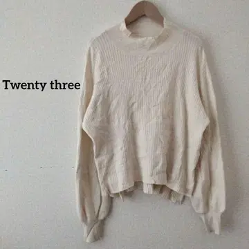 1점 한정 Twenty three 아이보리 하이넥 스웨터 상의