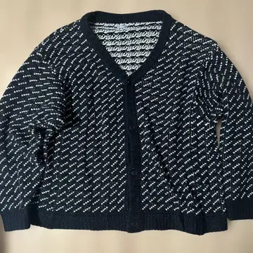 Relume 블랙 앤 화이트 스트라이프 가디건