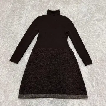 23구 터틀넥 니트 원피스