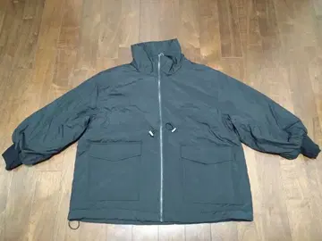 AZUL 미사용 새상품 M 사이즈 블랙 점퍼