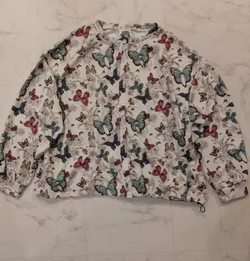 컨디션 최상 스칼라 나비 올 패턴 가디건 M