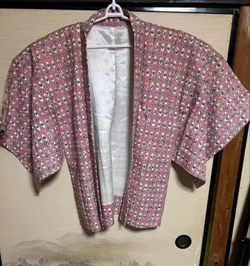 핑크 계열 무늬 겉옷