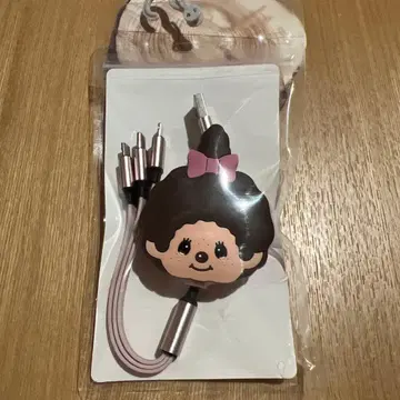 몽치치 릴식 멀티 충전 케이블 몽치치짱
