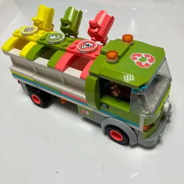 컬러풀한 쓰레기 수거차 LEGO