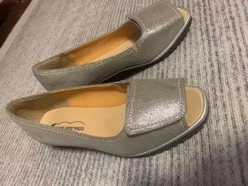 새상품 크롤 발리에 메탈릭 골드 오픈토 웨지 24