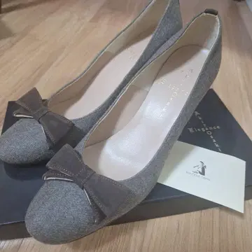 부티크 오사키 리본 포함 브라운 펌프스