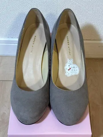 그레이 스웨이드 플레인 펌프스 중간 힐