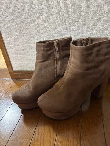 브라운 스웨이드 부티 하이힐