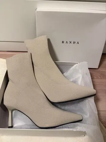 RANDA 베이지 삭스 부츠