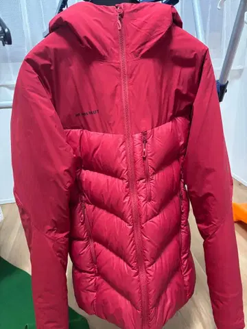 마무트 Mammut 후드 부착 레드 다운 자켓 아시아 XL