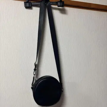 블랙 원형 숄더백