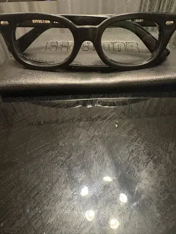 EFFECTOR fuzz 도수 없음 패션 안경 케이스 포함