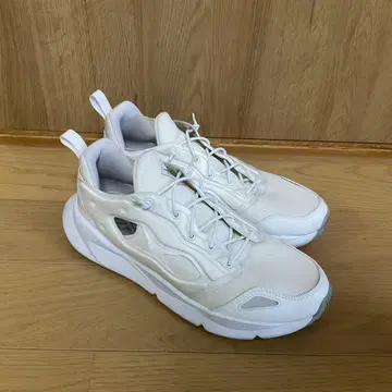 새상품급 Reebok 러닝화 화이트 US9.5