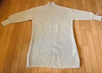 새상품급! 바토너 니트 원피스 하이넥 아이보리