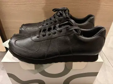 tabito Tabi Trainer Leather All Black 43