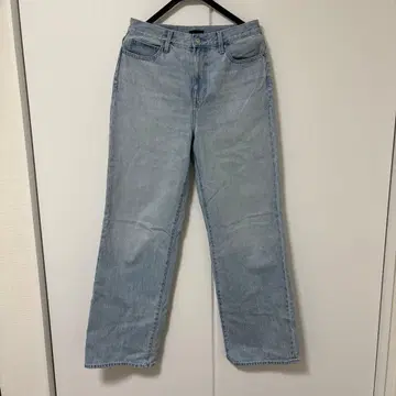 UNIQLO 라이트 블루 데님 스트레이트 팬츠
