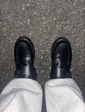 가죽 로퍼풍 부츠 블랙