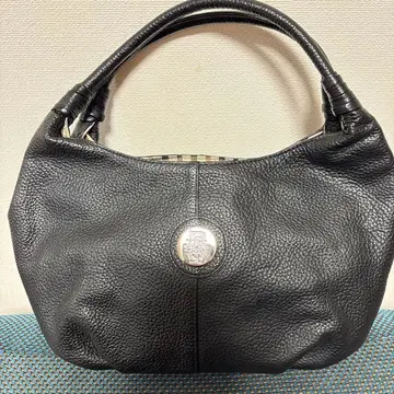 미사용 새상품 DAKS 블랙 가죽 숄더백