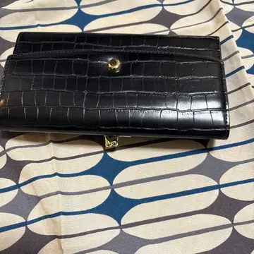 크로커다일 패턴 블랙 장지갑