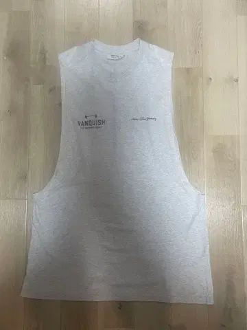 뱅퀴시 탱크탑 슬리브리스 L 사이즈