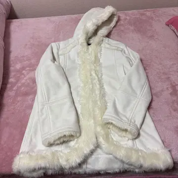 EAST BOY 화이트 무스탕 코트