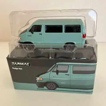 TARMAC WORKS 1/64 Dodge Van