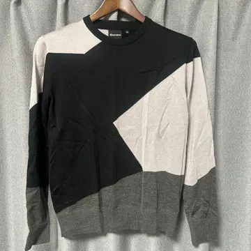 TaylorMade 기하학 패턴 M 사이즈 스웨터