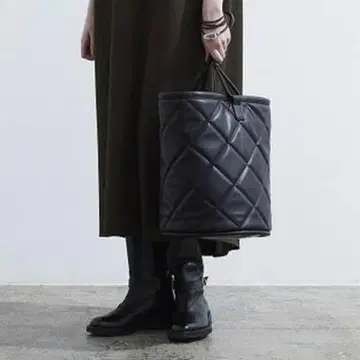 미사용 새상품 더 릴랙스(THE RERACS) 퀼트 버킷 백