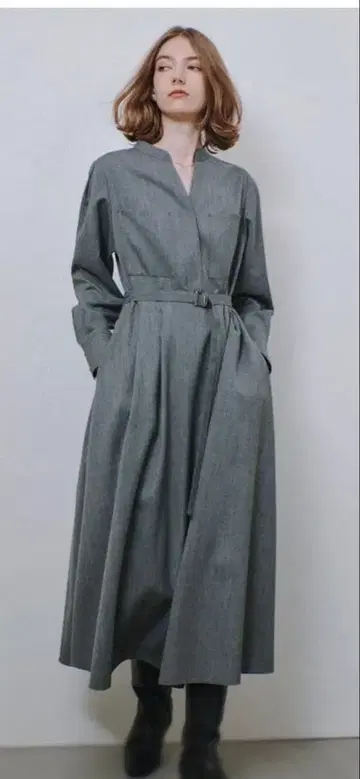 미사용 새상품 allureville 스탠드 카라 턱 원피스