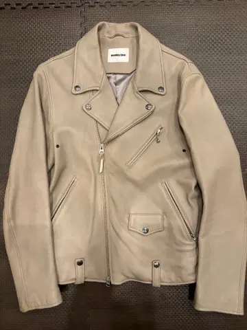 [ 유나이티드 애로우즈 ] 베이지 더블 라이더 자켓 가죽