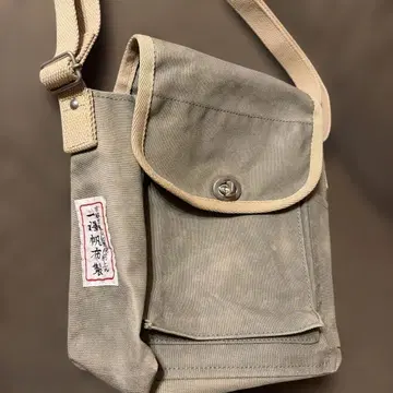 이치자와 캔버스제 숄더백 카키