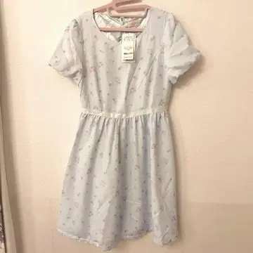 [택 포함 새상품] 스카이블루 꽃무늬 반팔 원피스