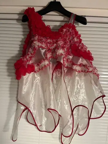 ramarama 빨간색과 화이트 프릴 상의