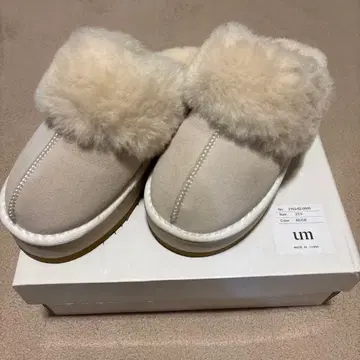 UNE MANSION 인조 모피 밴딩 통굽 무스탕 슬리퍼 사보 베이지