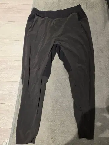 LULULEMON 조거 팬츠 택 없음