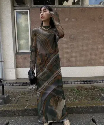 아메리빈티지 CROOKED STRATUM SHEER DRESS