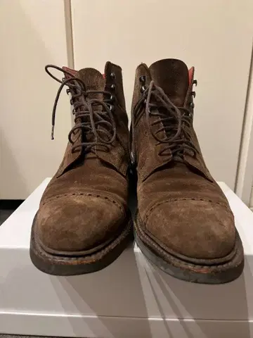 크로켓앤존스 타카시마야 별주 모델 브라운 스웨이드 레이스업 부츠