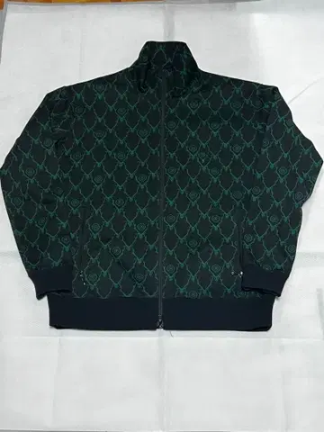 South2 West8 스컬 타겟 M 사이즈 네펜데스