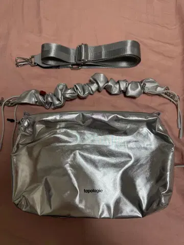 topologie 보틀 사코슈 라지 실버 실버 숄더백