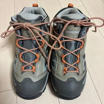 새상품급 mont-bell 키즈 트레킹 슈즈 등산화 21.0