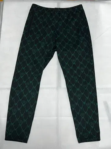 South2 West8 스컬 타겟 M 사이즈 네펜데스