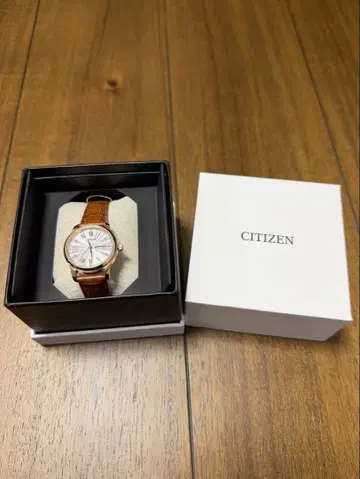 선착순! CITIZEN EW3262-03A 손목시계 에코드라이브