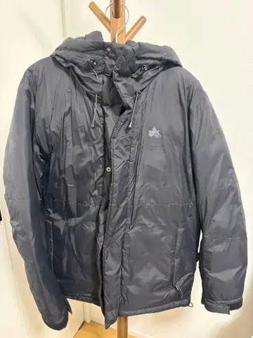 로고 스파크 다운 자켓 블랙